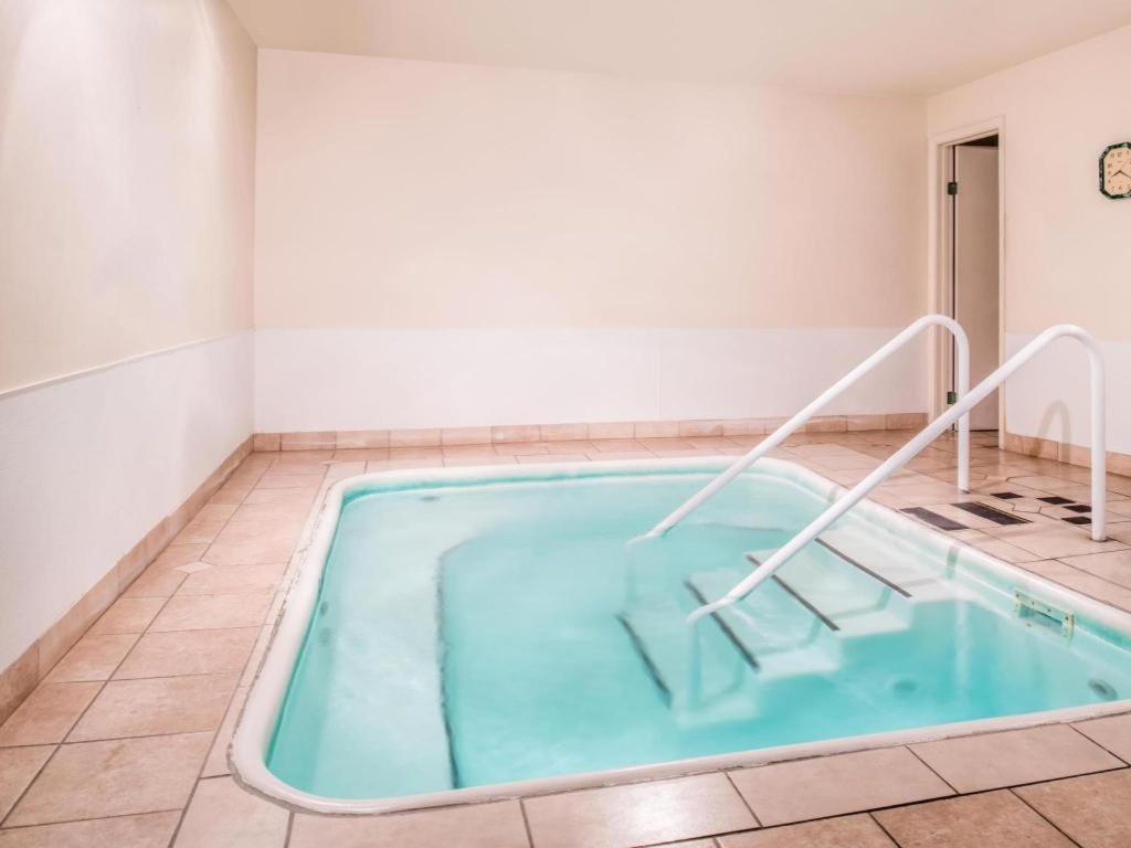 Travelodge By Wyndham Kalispell Buitenkant foto